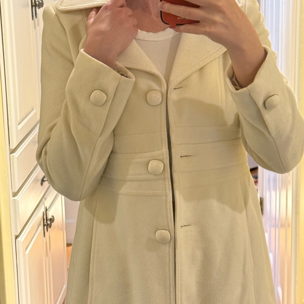 Chic Cream Button-Up Coat